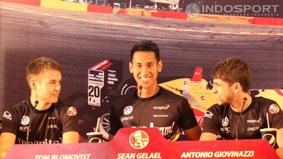 Tom Blomqvist (kiri) - Sean Gelael (tengah) - Antonio Giovinazzi (kanan) Copyright: &copy; Herry Ibrahim/indosport